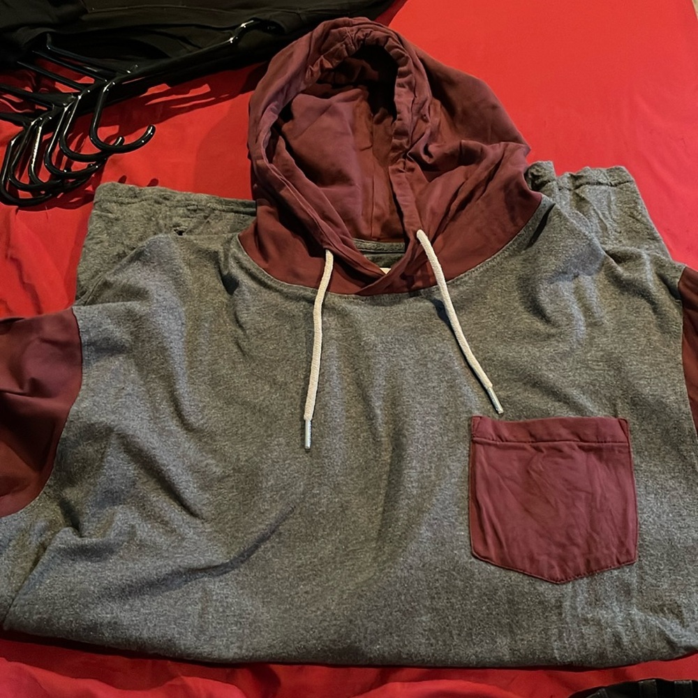 Dc hooded long sleeve